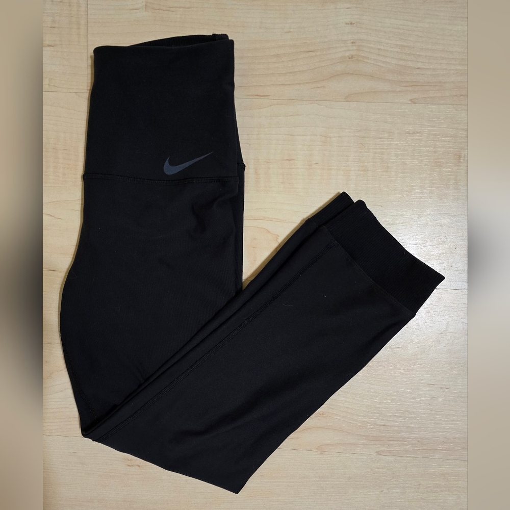 Nike Legend Cropped Capri Leggings Size: XS - Picture 2 of 6